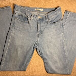 Women's Straight Leg Jeans in Light Blue Denim